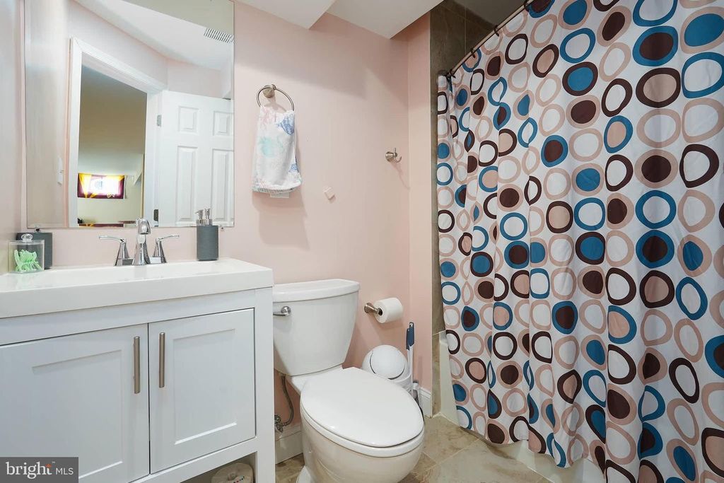 Image 33 of property listing at 14716 PEACHWOOD DR, Silver Spring, MD 20905