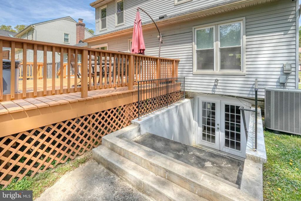 Image 39 of property listing at 14716 PEACHWOOD DR, Silver Spring, MD 20905