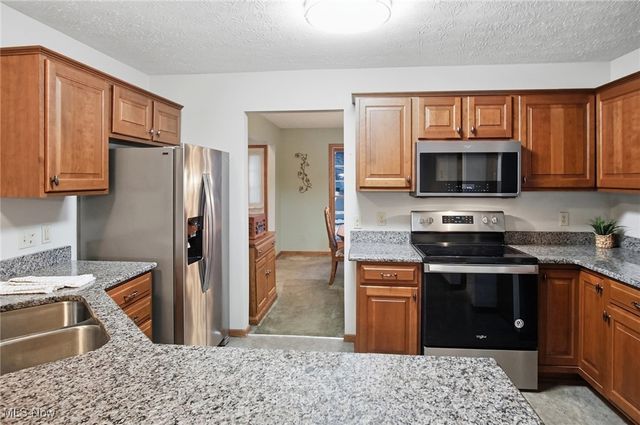 86 Timothy Avenue, Cuyahoga Falls, OH 44223