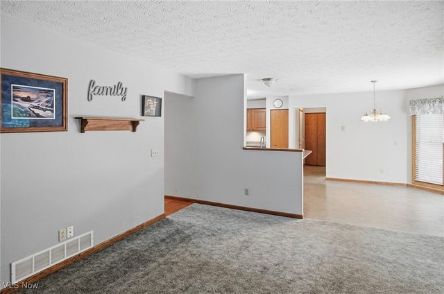 86 Timothy Avenue, Cuyahoga Falls, OH 44223