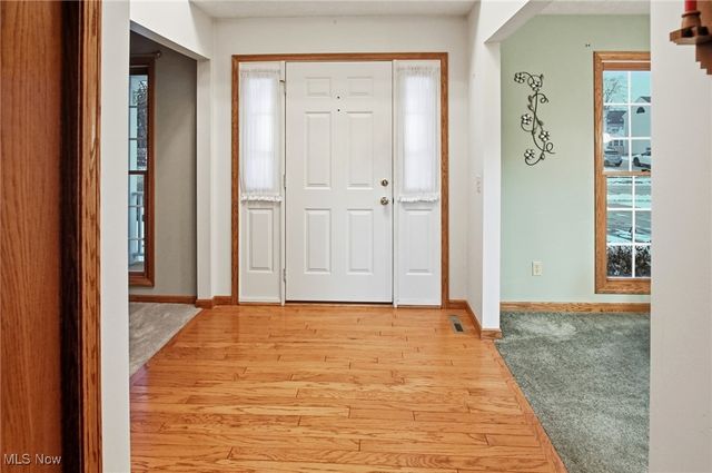 86 Timothy Avenue, Cuyahoga Falls, OH 44223