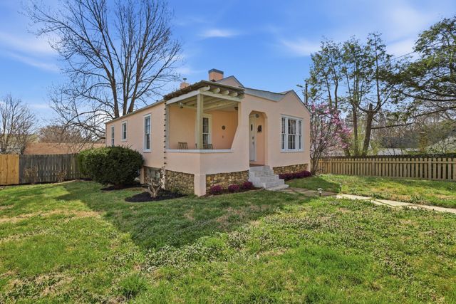 103 Freeman Ave, Dickson, TN 37055