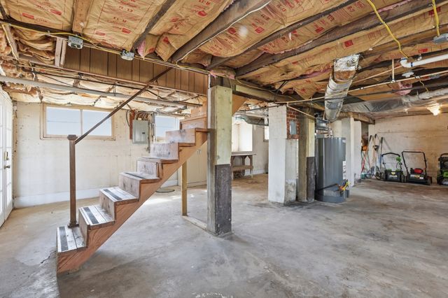 103 Freeman Ave, Dickson, TN 37055