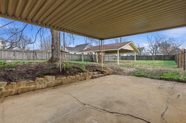 103 Freeman Ave, Dickson, TN 37055