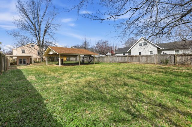 103 Freeman Ave, Dickson, TN 37055