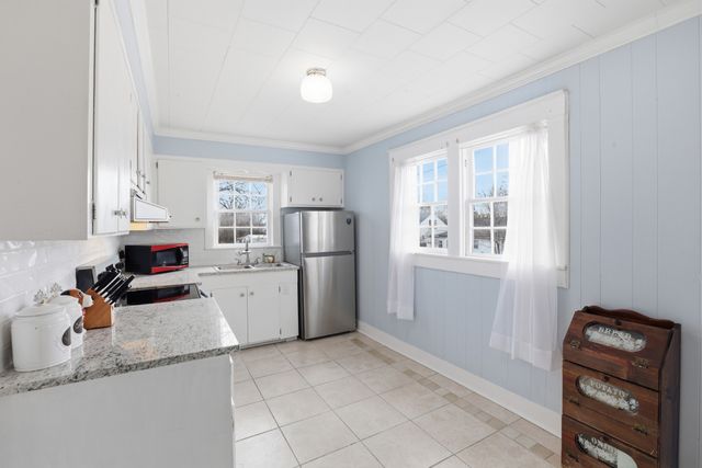 103 Freeman Ave, Dickson, TN 37055