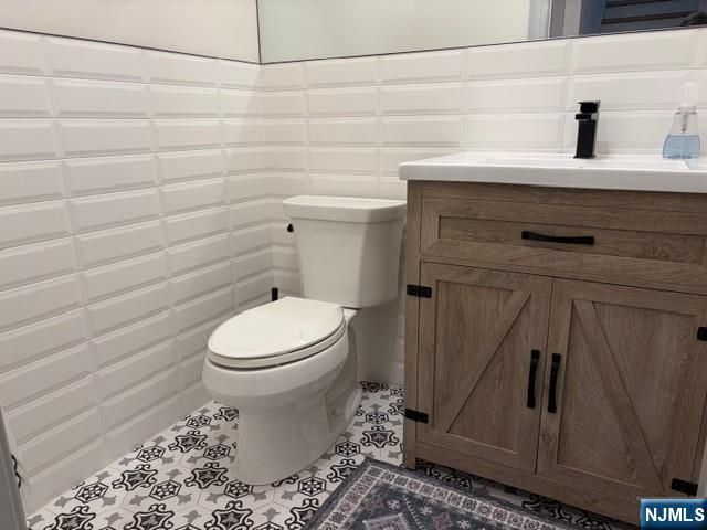 261 7th Street B, Palisades Park, NJ 07650