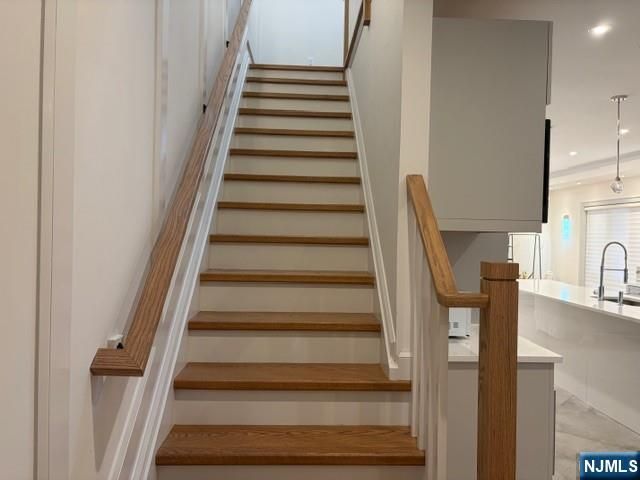 261 7th Street B, Palisades Park, NJ 07650