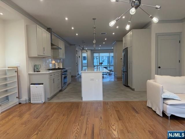 261 7th Street B, Palisades Park, NJ 07650