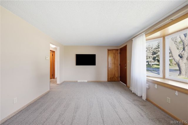 3385 Dickens Road, Hamburg, NY 14219