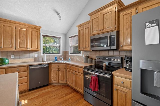 900 Coachman Drive, Pleasant Hill, MO 64080
