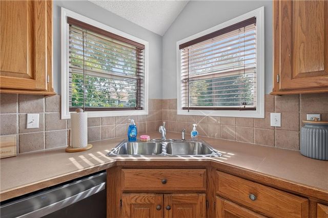 900 Coachman Drive, Pleasant Hill, MO 64080