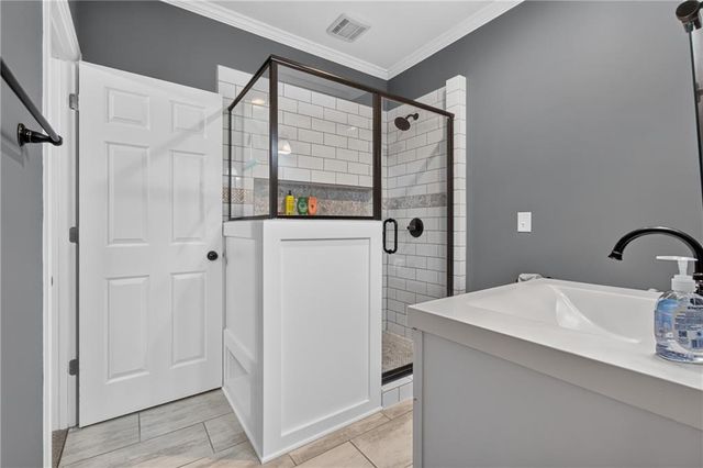 900 Coachman Drive, Pleasant Hill, MO 64080