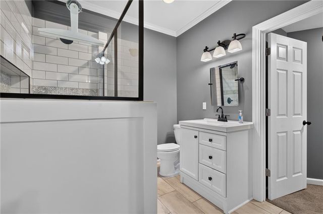 900 Coachman Drive, Pleasant Hill, MO 64080