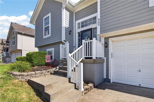 900 Coachman Drive, Pleasant Hill, MO 64080