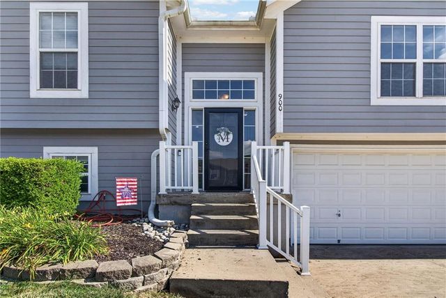 900 Coachman Drive, Pleasant Hill, MO 64080