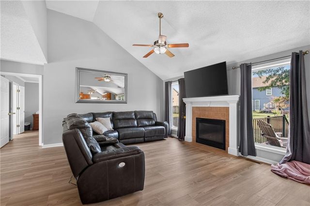 900 Coachman Drive, Pleasant Hill, MO 64080