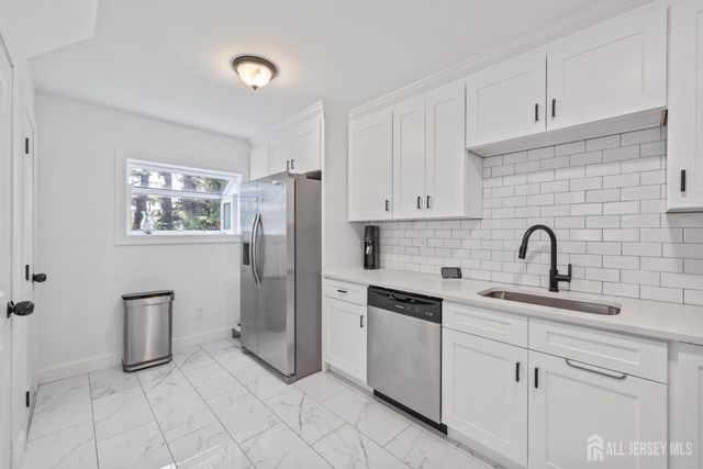 20 Oregon Avenue, Hazlet, NJ 07730