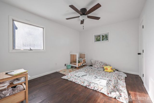 20 Oregon Avenue, Hazlet, NJ 07730