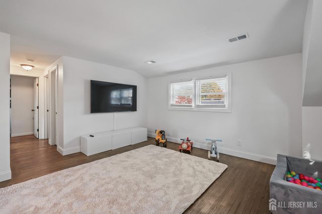 20 Oregon Avenue, Hazlet, NJ 07730