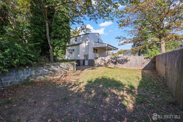 20 Oregon Avenue, Hazlet, NJ 07730
