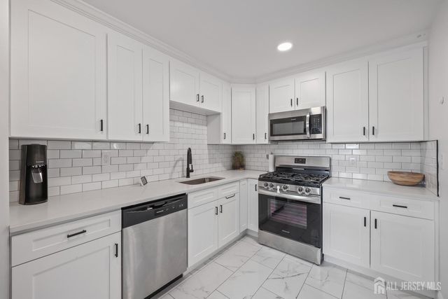 20 Oregon Avenue, Hazlet, NJ 07730