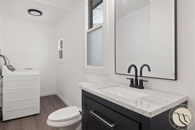 38 Lewis Avenue, Billings, MT 59101