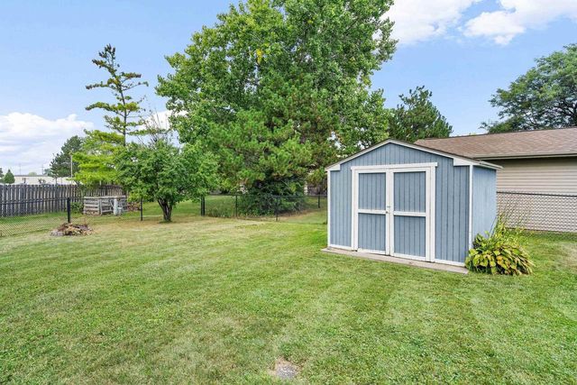 2309 BRANTWOOD DRIVE, Neenah, WI 54956