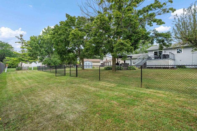 2309 BRANTWOOD DRIVE, Neenah, WI 54956