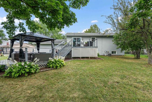 2309 BRANTWOOD DRIVE, Neenah, WI 54956
