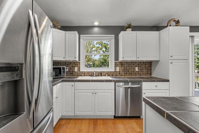 2309 BRANTWOOD DRIVE, Neenah, WI 54956