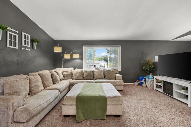 2309 BRANTWOOD DRIVE, Neenah, WI 54956