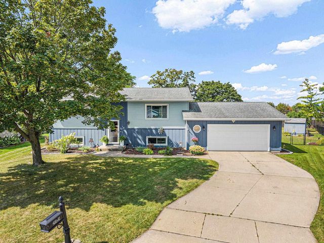 2309 BRANTWOOD DRIVE, Neenah, WI 54956