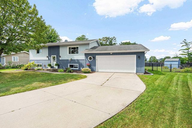 2309 BRANTWOOD DRIVE, Neenah, WI 54956