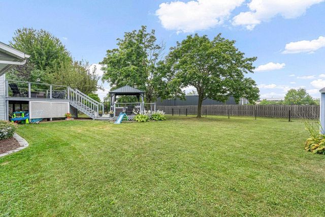 2309 BRANTWOOD DRIVE, Neenah, WI 54956