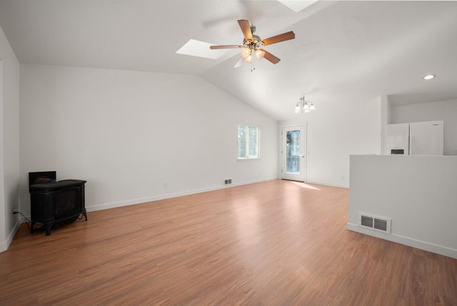 1699 NE Sonya Court, Bend, OR 97701