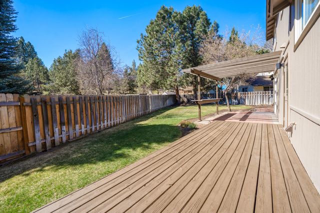 1699 NE Sonya Court, Bend, OR 97701