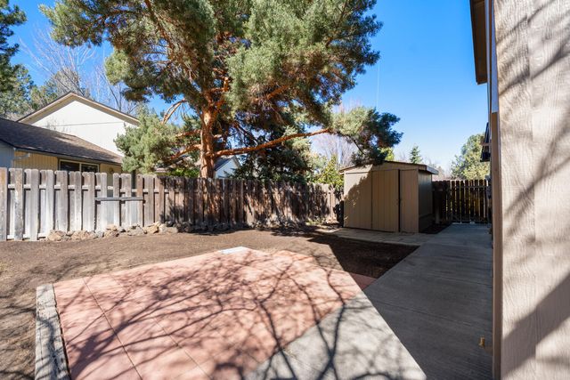 1699 NE Sonya Court, Bend, OR 97701