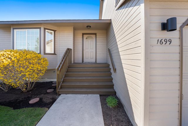 1699 NE Sonya Court, Bend, OR 97701