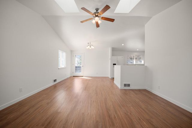 1699 NE Sonya Court, Bend, OR 97701