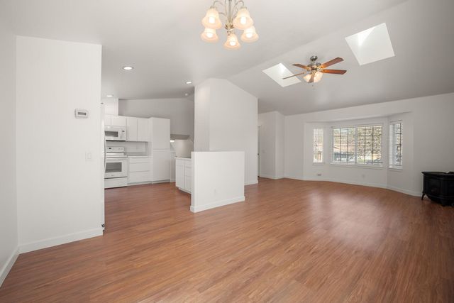 1699 NE Sonya Court, Bend, OR 97701