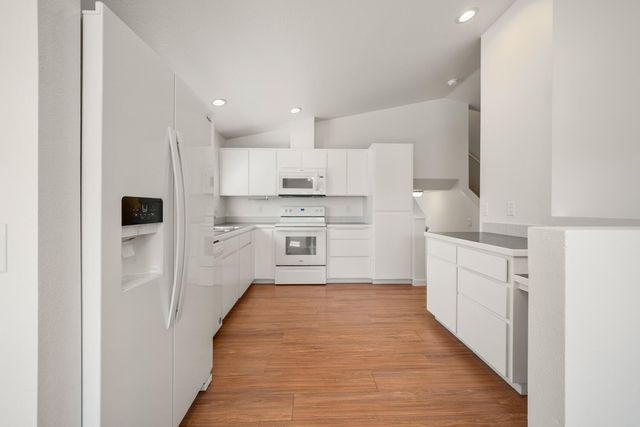 1699 NE Sonya Court, Bend, OR 97701