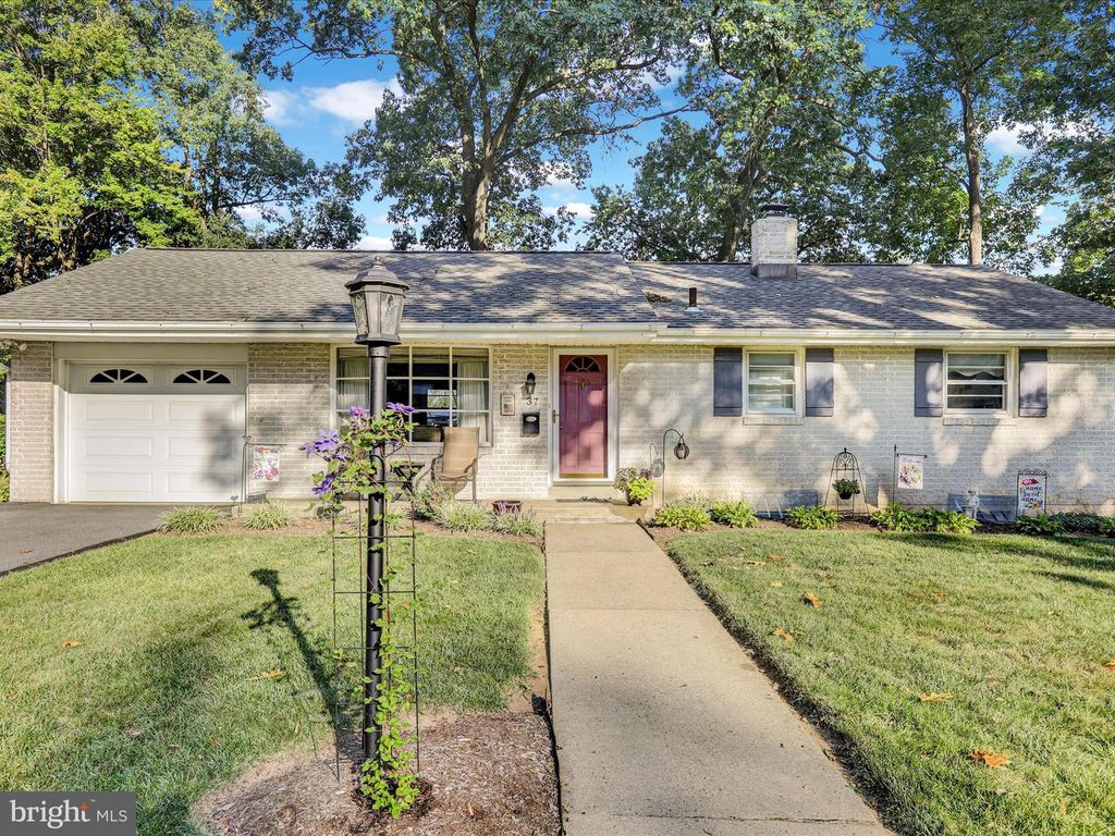 37 CEDARWOOD RD, Reading, PA 19610