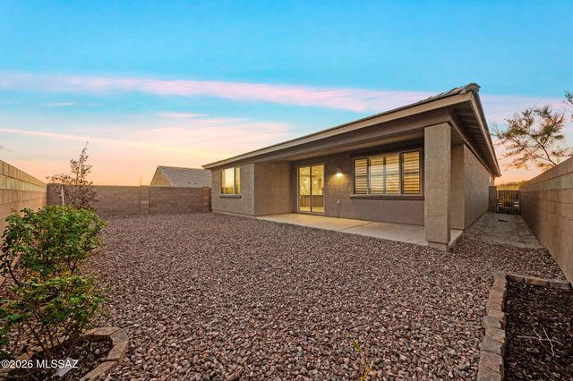 11105 S Silver Fern Drive, Vail, AZ 85641