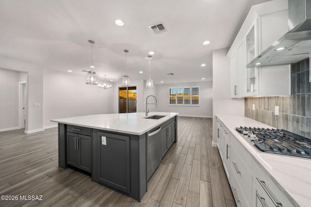 11105 S Silver Fern Drive, Vail, AZ 85641