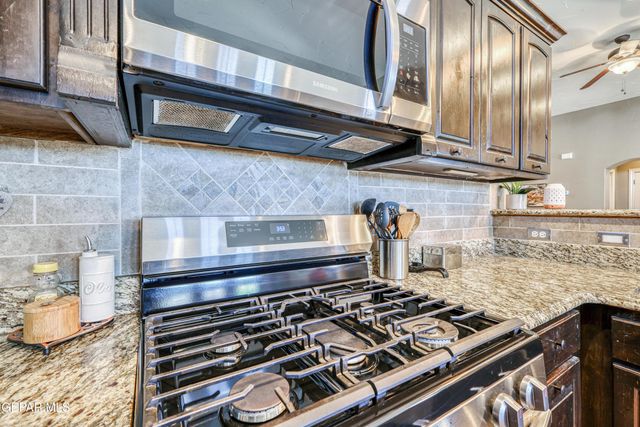 3053 SNOWY POINT Drive, El Paso, TX 79938