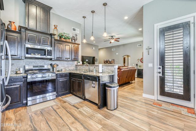 3053 SNOWY POINT Drive, El Paso, TX 79938