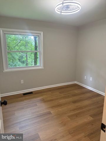 8093 MEETZE RD, Warrenton, VA 20187