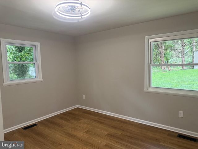 8093 MEETZE RD, Warrenton, VA 20187