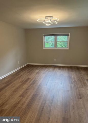 8093 MEETZE RD, Warrenton, VA 20187